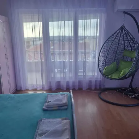 Casa de hóspedes семейна къща 